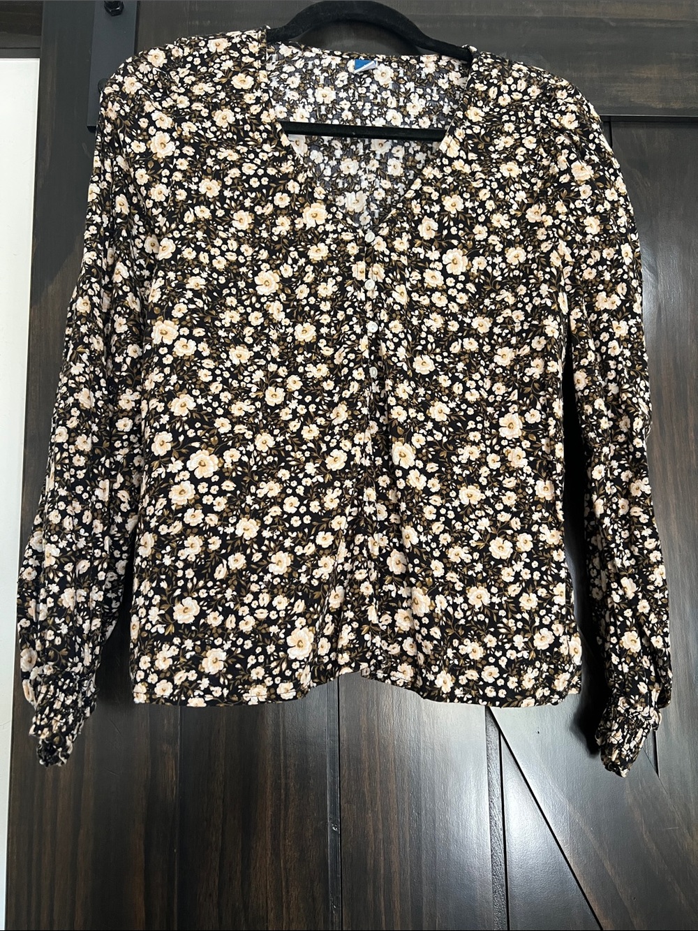 Old Navy Black Floral Button-Front Long Sleeve Blouse